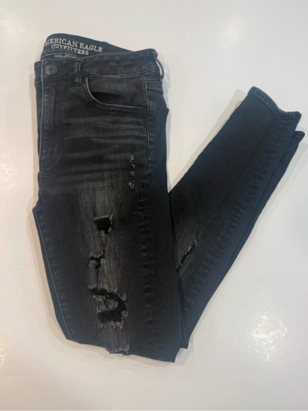 American Eagle Outfitters Women’s Black Ripped Skinny Jeans